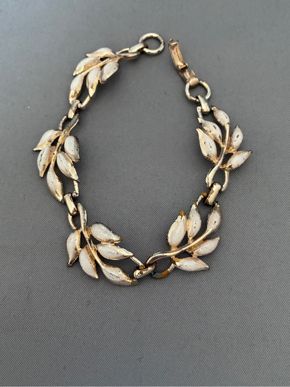 Gold-Tone Leaf Link Bracelet in Cream Accents